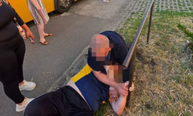 Verekedés a ceglédi távolsági buszon: ütötte-verte a sofőrt egy utas
