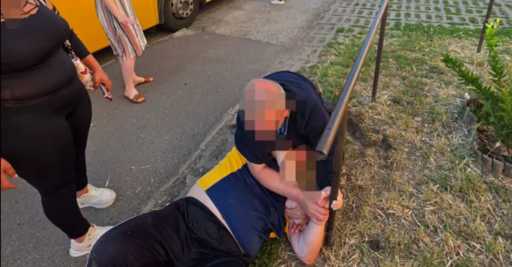 Verekedés a ceglédi távolsági buszon: ütötte-verte a sofőrt egy utas