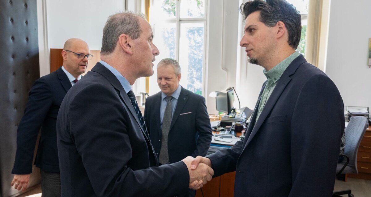 Hegedűs Zsolt lecserélte a Dél-pesti Centrumkórház teljes vezetését