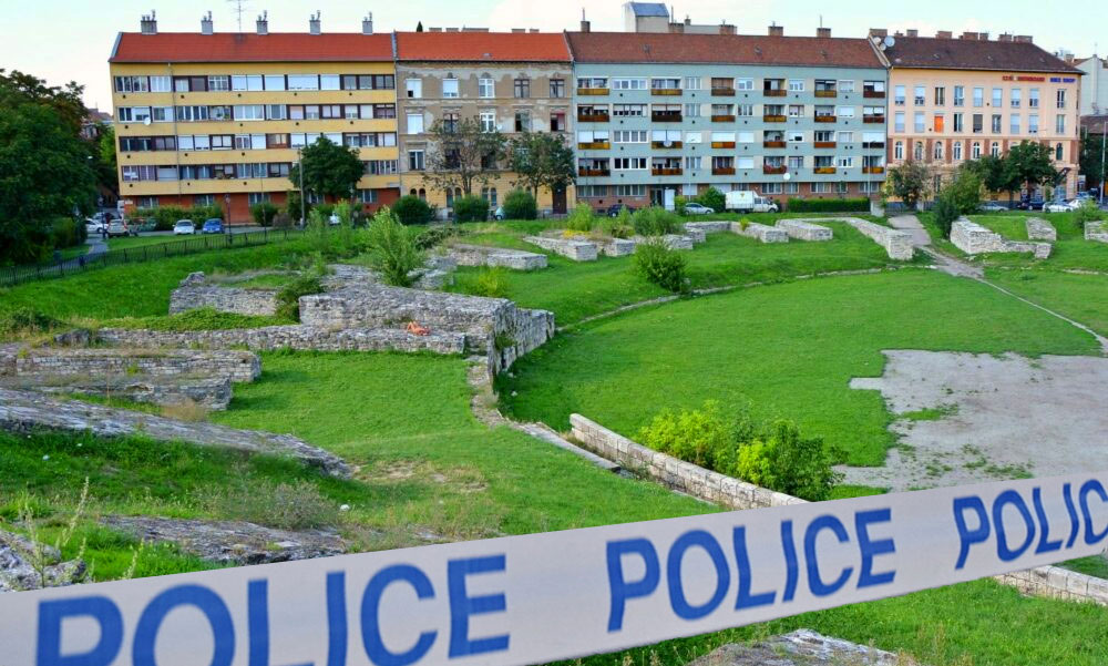 Tragédia Óbudán: egy teraszon találtak rá a haldokló nőre, a mentők már nem tudtak rajta segíteni