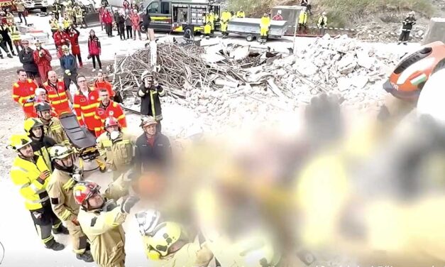Bravúros mentés: Órákig küzdöttek a romok alatt rekedt ember életéért Székesfehérváron – Videóval