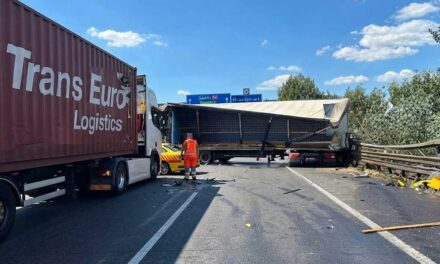 Keresztbe fordult egy kamion az M0-áson: Óriási a torlódás Szigetszentmiklósnál