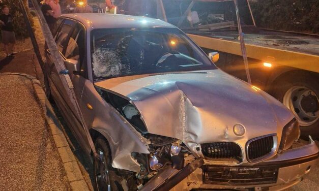 Gázolás Mogyoródon: buszmegállóba csapódott egy száguldozó BMW, életveszélyesen megsérült a 13 éves kislány