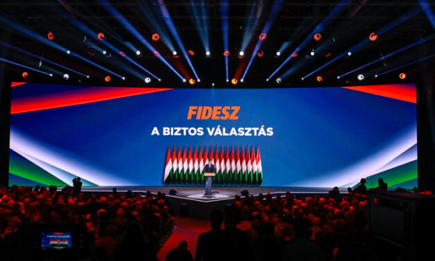 Az NKA-botrány miatt kivonult a Fidesz egyik központjába az ügyészség, lefoglalják a párt teljes kommunikációs rendszerét és adatbázisait