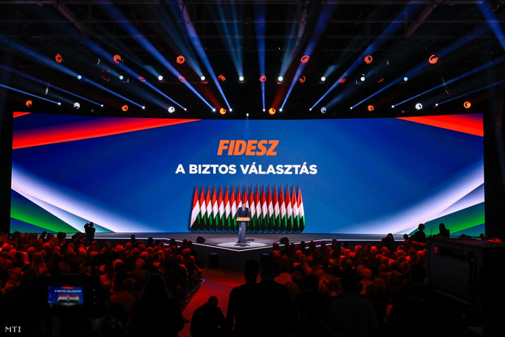 Az NKA-botrány miatt kivonult a Fidesz egyik központjába az ügyészség, lefoglalják a párt teljes kommunikációs rendszerét és adatbázisait
