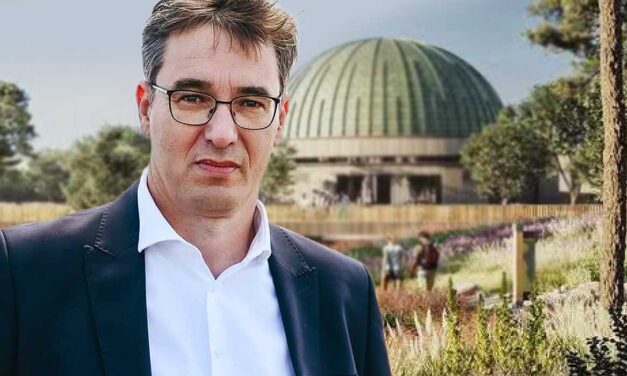 “Az Orbán-kormány számtalan bűne közül az egyik, hogy hagyta lerohadni a Népligetben lévő Planetáriumot”- állítja Karácsony Gergely, aki szerint most újjászülethet a legendás intézmény