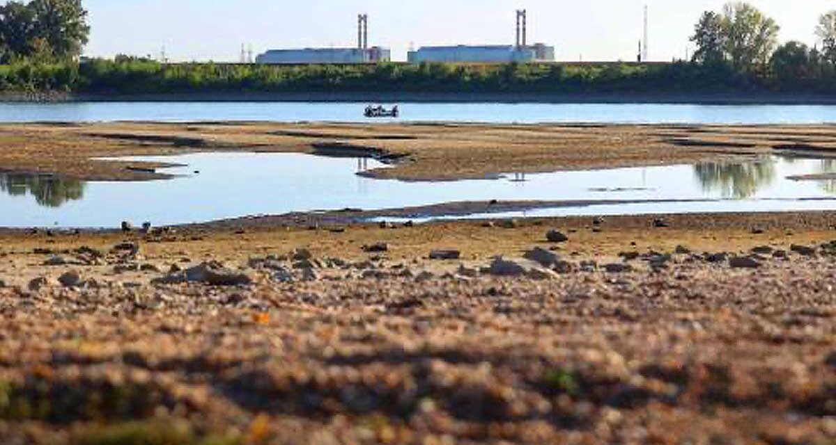 Történelmi döntés: A Duna rekordalacsony vízállása miatt teljesen lekapcsolhatják a Paksi Atomerőművet