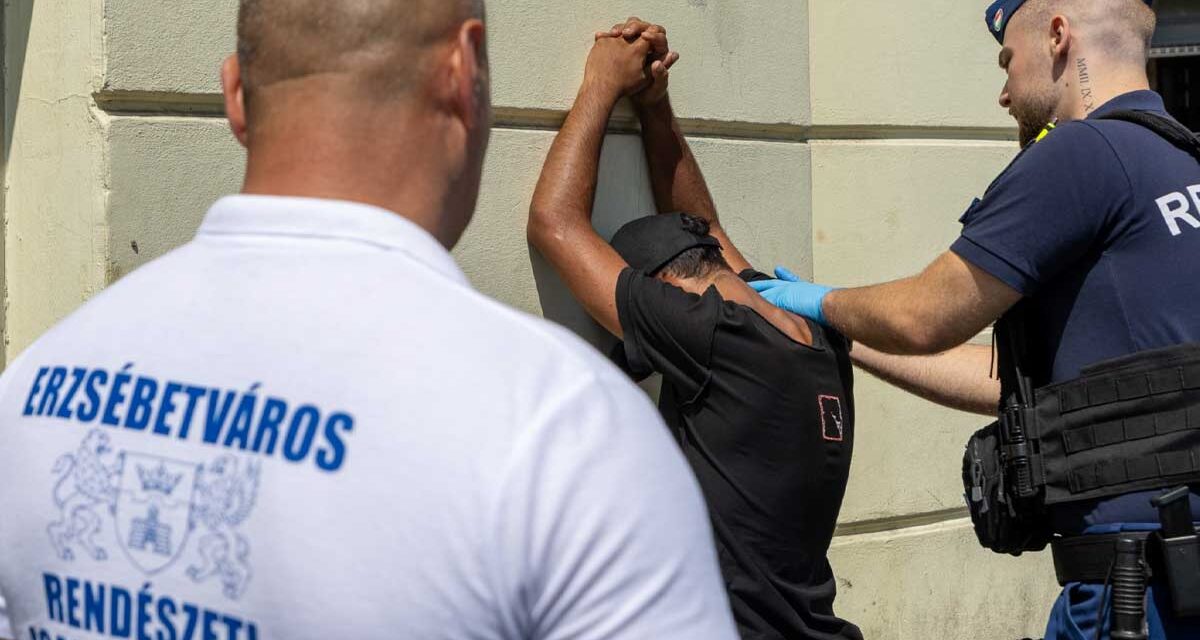 Rendőrségi razziahullám Budapesten: Egy hét alatt 33 ember fogtak el és több mint hétszázat igazoltattak