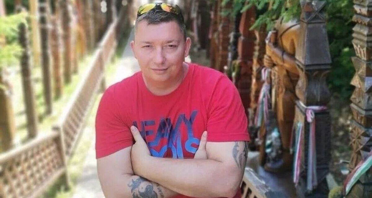 Előállították a rendőrök a megafonos Szakács Istvánt, aki az azóta elhunyt, súlyos betegséggel küzdő Karsai Dánielbe is beleszállt