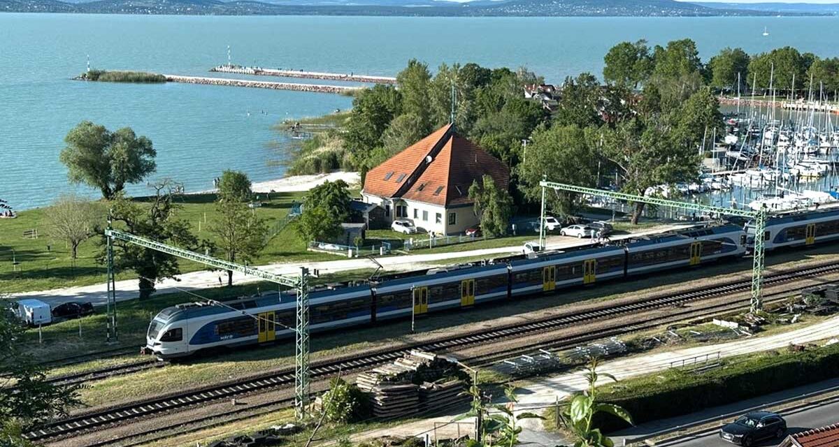Gyorsabban jutunk el a Balatonhoz – Jön a 160 km/h-s sebesség Székesfehérvár után, újraindítják a leállított tervezéseket