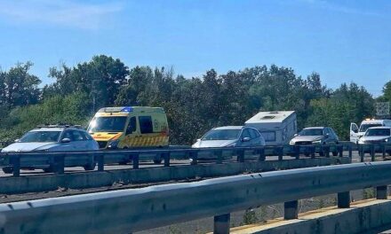 Kilométeres dugók az autópályákon: egymást követik a balesetek az M7-esen, hármas karambol az M5-ösön