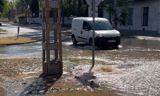 Miközben országos vízkorlátozást vezettek be, a 16. kerületben, csőtörés miatt, folyik el az aranyat érő ívóvíz