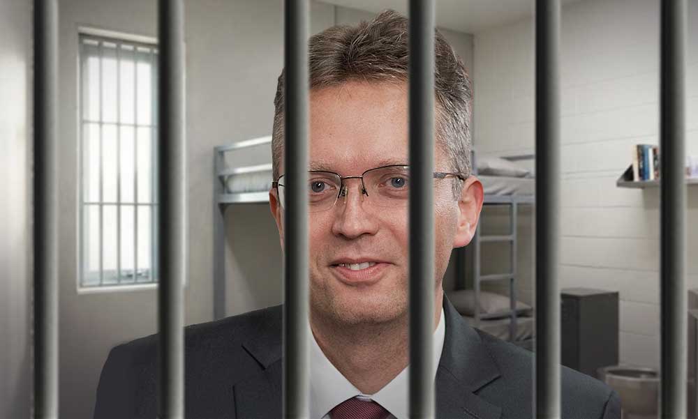 Hankó Balázs őrizetbevétele: hétfő éjjel a NAV óbudai telephelyéről a kecskeméti börtönbe szállították a fideszes politikust