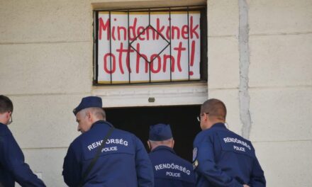 Egy szélhámostól béreltek házat a 16. kerületben a kárpátaljai menekültek, a férfi lenyúlta a pénzt,  50 embert kilakoltattak ki
