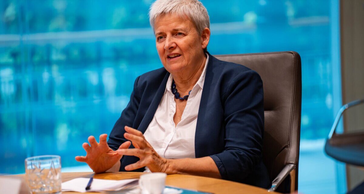 Lannert Judit kirúgta a csepeli iskola igazgatóját, aki felvette a gyermekbántalmazási ügyekben érintett fóti volt igazgatót