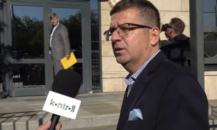 A főügyészségen őrizetbe vették Seszták Miklóst, az Orbán-kormány volt fejlesztési miniszterét, akit sokan Kisvárda kiskirályának tartottak