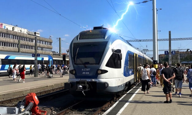 Madarak okoztak rövidzárlatot a Déli pályaudvaron – az elektromos ívtől kilyukadt a mozdony teteje