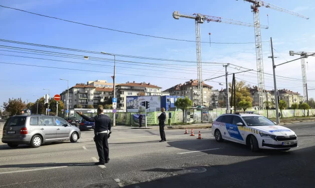 Világháborús bombát hatástalanítanak, lezárták az Üllői út egy részét, a lakókak el kellett hagynia otthonaikat