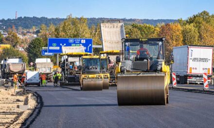 Káosz az M0-áson, asztaltoznak a Deák Ferenc hídon, 8 kilométeres a torlódás